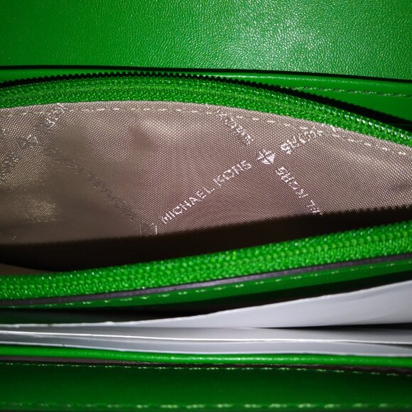 Michal Kors Nouveau Hamilton Palm Green Wallet - Picture 11 of 14